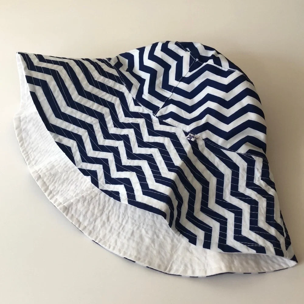 Chevron blue white bucket style summer beach casual lightweight hat preppy